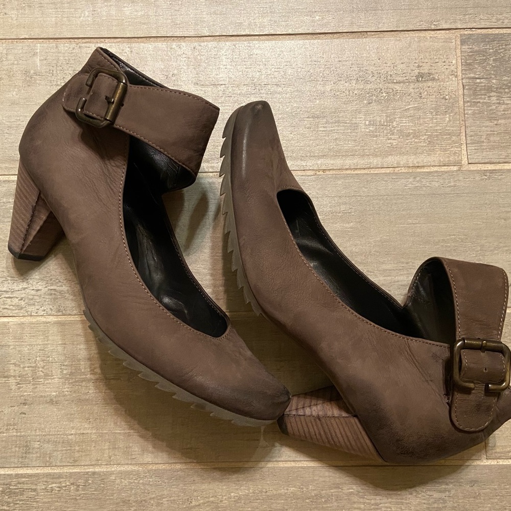 Paul Green ankle strap pumps/heels, sz 6.5